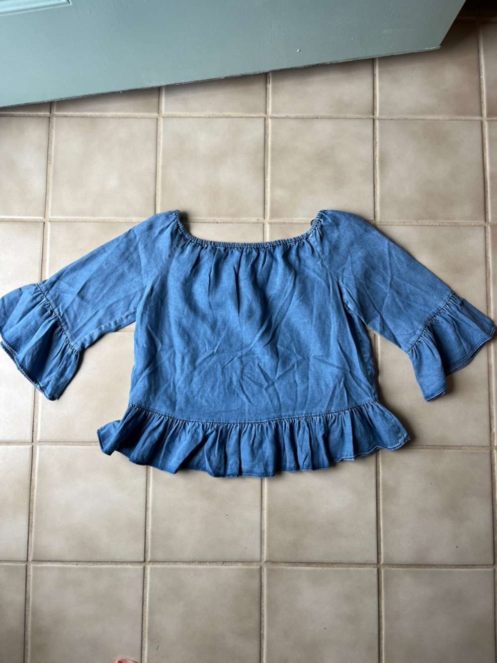 ZARA Premium Denim Collection Lightweight Blue Ruffle Hem Top 100% Lyocell - Picture 7 of 8